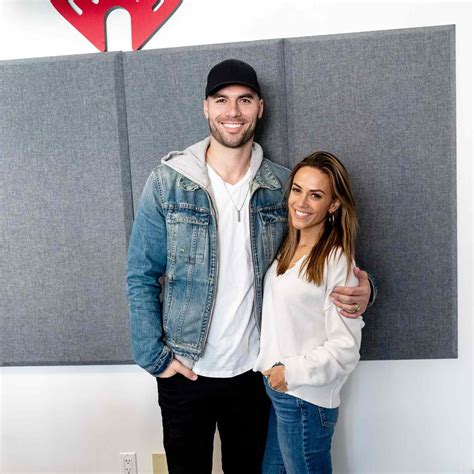 Jana Kramer Claims Topless Woman In Mike Caussins Phone Was A Bot