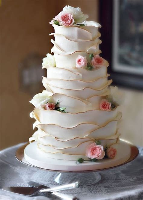 When choosing the best wedding cake flavors, keep your wedding theme in mind and the mood you want to create. 8 Most Unique Wedding Party Ideas in 2018 - Pouted Magazine