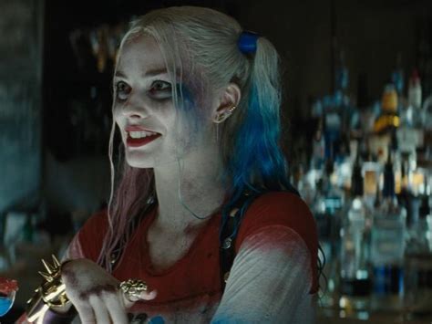 Margot Robbies Harley Quinn Strips To Her Underwear In Sucide Squad