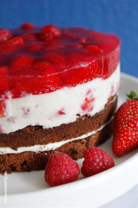 Mein liebster erdbeerkuchen mit vanillepudding vom blech. Himmlisch-fruchtig: Frischkäse-Sahne-Torte mit Erdbeeren ...