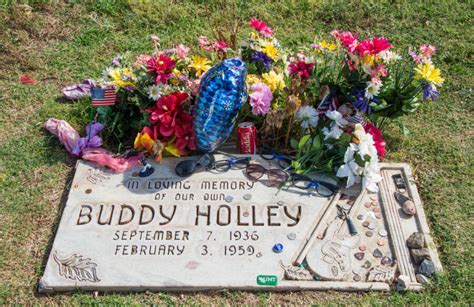Inside Buddy Hollys Death In A Plane Crash And The Day The Music Died