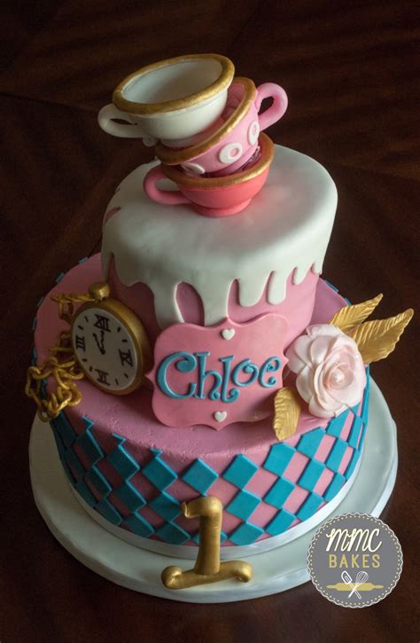 Based in hockley, serving southend on. Alice In Wonderland Cake & Cupcakes - MMC Bakes