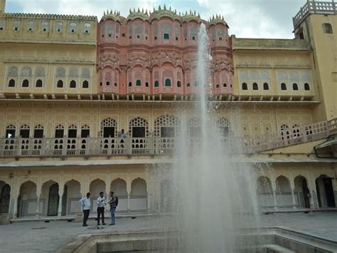 Jaipur Tourism: Best Places to visit, sightseeing, Hotels to stay