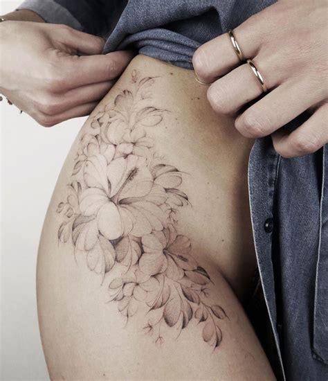 floral hip tattoo ideas