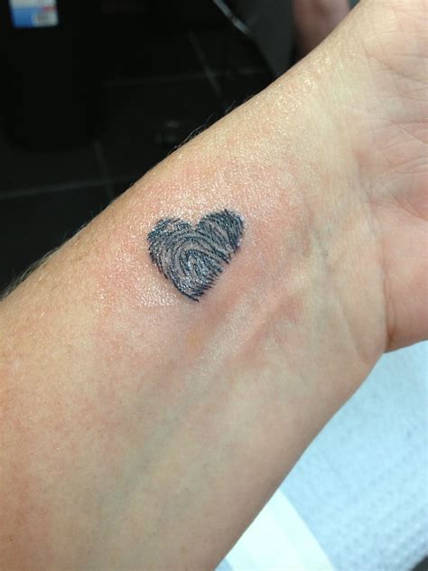 In Love With This Idea Fingerprint Tattoos Fingerprint Heart Tattoos Thumbprint Tattoo