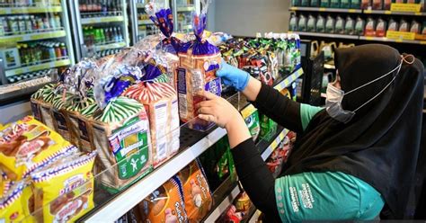 Pengedar kenderaan bakal 'tutup kedai' jika tidak dibenarkan beroperasi. KPDNHEP Melaka Had Pembelian Roti Gardenia, Barangan ...
