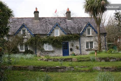 Old Irish Stone Cottage In Kerry Irish Stone Cottage Stone Cottages