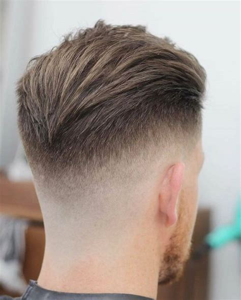 Long top layers are swept to one side and tucked behind what young man doesn't like having a simple, stylish cut that's easy to maintain and perfect for any occasion? 30 Best Men's Elegant hairstyles 2020 | Elegant Haircuts ...