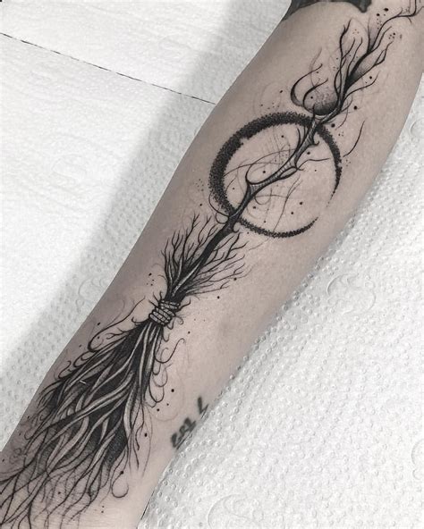 Tatuagem De Bruxa No Braço Wiccan Tattoos Wicca Tattoo Witch Tattoo