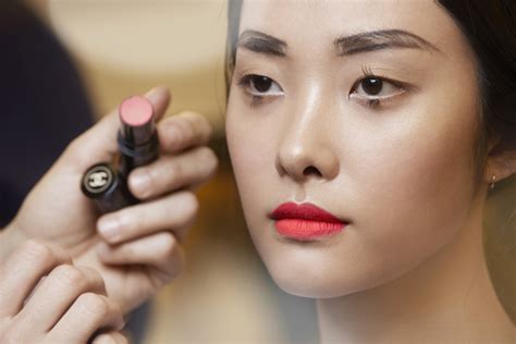 Chanel Cruise 201516 Collection Backstage Beauty Pictures