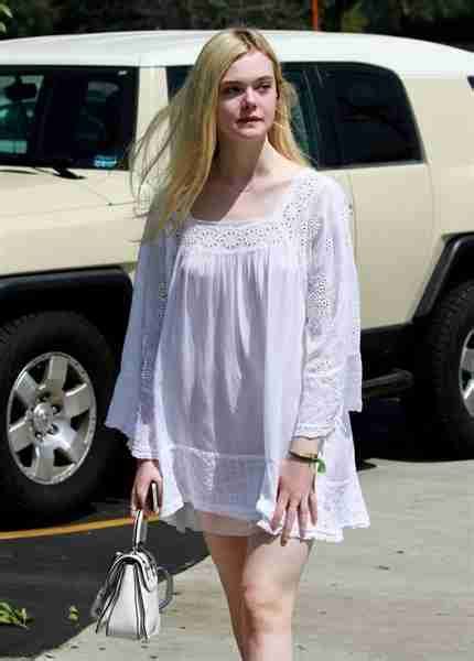 Elle Fanning Body Measurement Bra Sizes Height Weight Celebritys The
