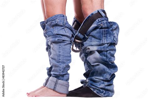 Beine Mit Runter Gezogenen Hosen Stock Foto Adobe Stock