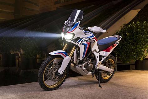 The headlining feature, of course, is the larger engine, but honda took a holistic approach to improving the entire bike, too. Honda Shows Off New Africa Twin "Adventure Sports" Concept ...