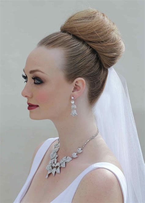 Vintage Updo Wedding Hairstyles With Veil Wedding Hairstyles With