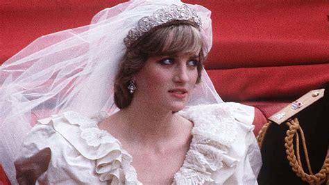 Princess Diana S Hidden Wedding Dress Stain Should Never Have Happened Hello