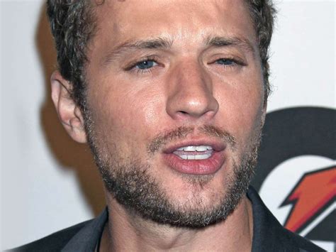 Ryan Phillippe Accused By Ex Girlfriend Of Kicking Punching And Throwing Her Down The Stairs