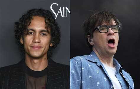 watch dominic fike play say it ain t so with weezer at their blue album show