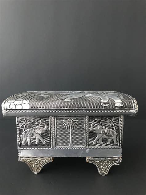 Vintage Silver Hammered Jewelry Box Elephant Trinket Box With Velvet