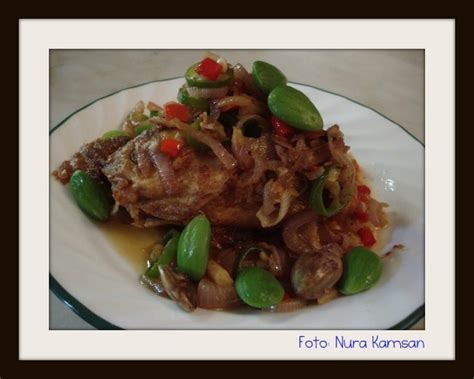 Goreng ikan pekasam dengan api sederhana sampai masak atau garing (tahap kegaringan terpulang kepada citarasa). Ikan Pekasam Goreng | Malaysian food, Food, Dishes
