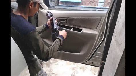 Cara Buka Pintu Mobil Rush Yang Terkunci