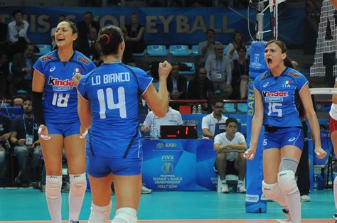 Di ansa • ultimo aggiornamento: Pallavolo: Italia domina 3-0 il Belgio, nel week end sfida ...