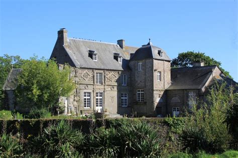 300 years of passion and audacity has built the legacy that is martell, the oldest of the great cognac houses. chateau de Chanteloup, classé MH par arrêté du 27 ...