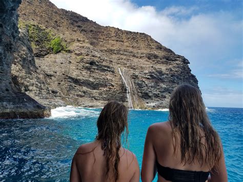 Why You Should See The Na Pali Coast On Kauai By Boat