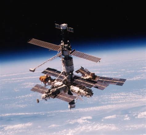 The Mir Space Station An Unlikely Place For A Beautiful Art Exhibit Universe Today