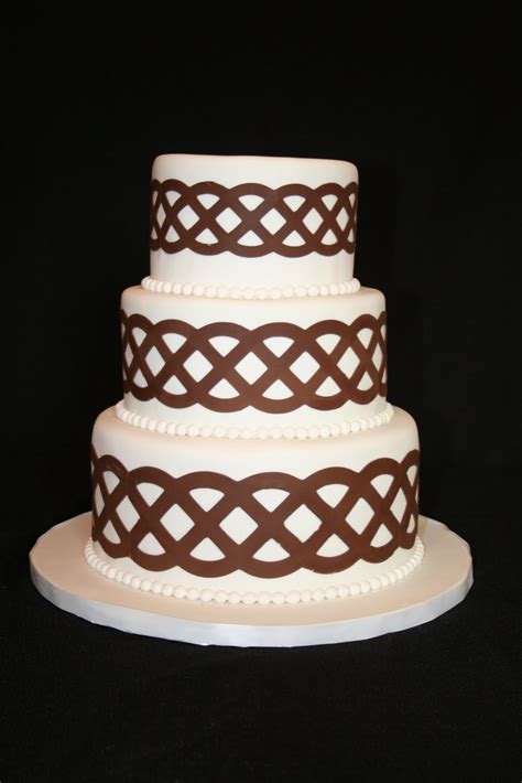 79 wedding cakes that are really pretty! Sweet Grace, Cake Designs: Celtic Knot Wedding Cake