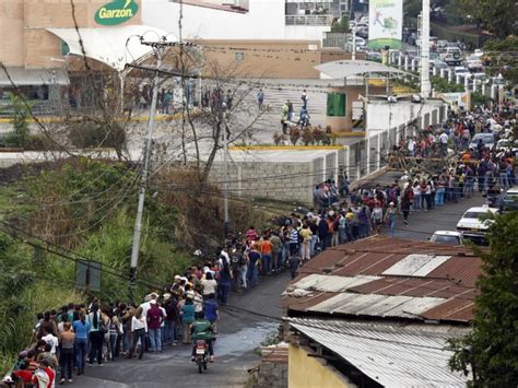 Venezuela Supermarket Lines Swell