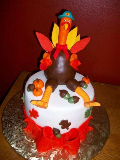 A savory thanksgiving turkey cake, with ground turkey, mashed potatoes, cranberry sauce, sweet whether this thanksgiving centerpiece incites horror, amazement, or laughter when it's served, it's. Thanksgiving Turkey Cakes - 23 Pics | Curious, Funny Photos / Pictures