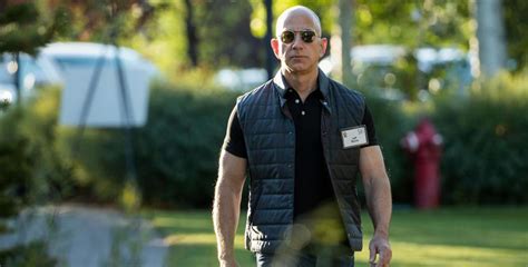 How Amazon Ceo Jeff Bezos Transformed From Skinny To Buff