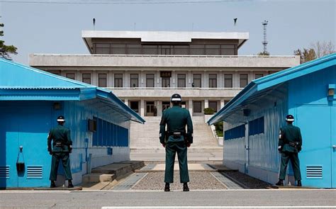 North Korean Soldier Walks Across Dmz To Defect To South