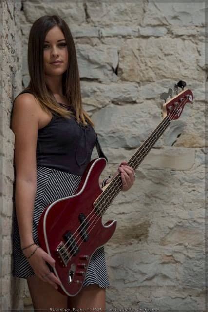 Female Bassist Bassguitarclub Bassguitar Bassist Bassguitarist