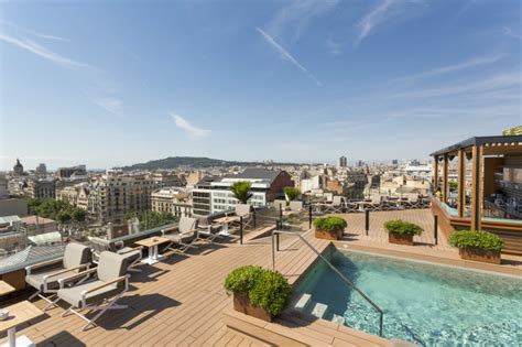 Faça sua escolha entre diversas cenas semelhantes. Majestic Hotel & Spa Barcelona Renovates Rooftop Terrace ...