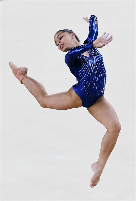 Oct 13, 2019 · biles' winning routine came after a long wait when brazilian gymnast flavia saraiva requested an inquiry into her score, during which time biles sat on the edge of the floor. Pin de Courtney Allen em Gymnastics | Ginastica artistica ...