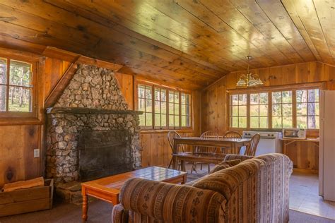Featuring an atm, this property it is a separate 8 unit cabin. Mount Rushmore Resort at Palmer Gulch | Lodging | Mount ...
