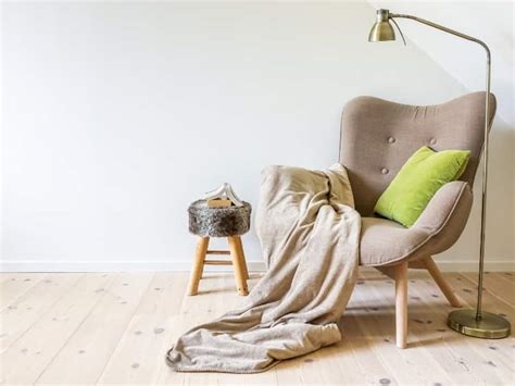Do Accent Chairs Have to Match? (Complete Guide)