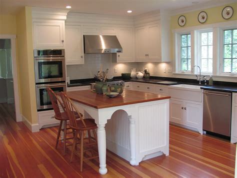 Bu dairede 1 yatak odası, 1 banyo ve kablo tv bulunmaktadır. Cabinets, Kitchen Cabinets, Historic cabinetry www ...