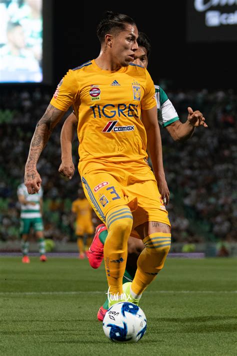 Currently, tigres uanl rank 6th, while santos laguna hold 2nd position. Carlos Salcedo, Santos vs Tigres J6 C2020 Liga MX ...