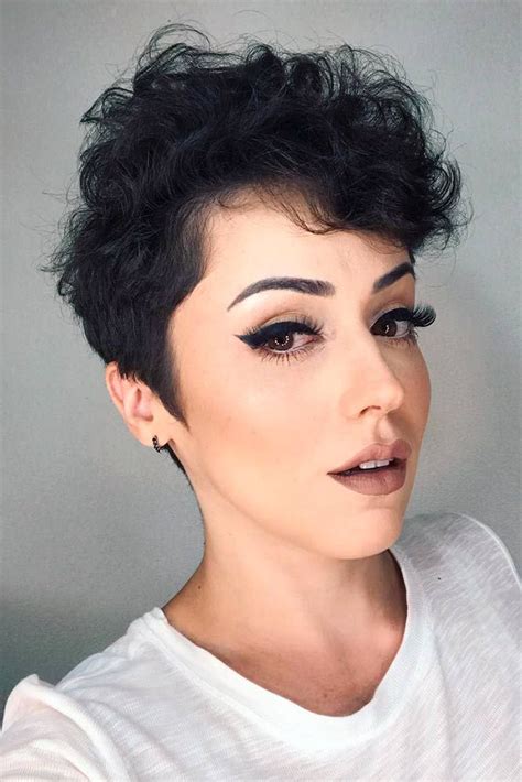 Incredibly Stylish And Fancy Short Curly Hair Looks For All Curly