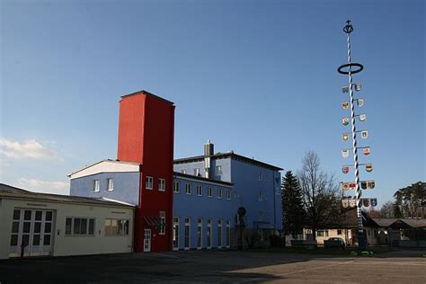 Sie können sie an unter tel. Haus der Vereine in Waldkraiburg