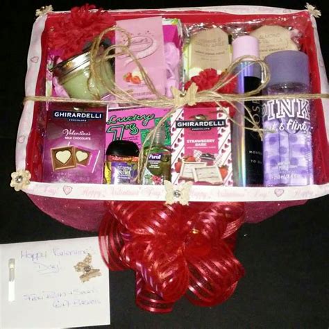 Valentine's Day Basket | Valentines day baskets, Homemade ... Funny valentines bear for her.