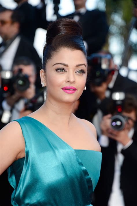 High Quality Bollywood Celebrity Pictures Aishwarya Rai Looks Hot In Blue Dress At 66th Cannes