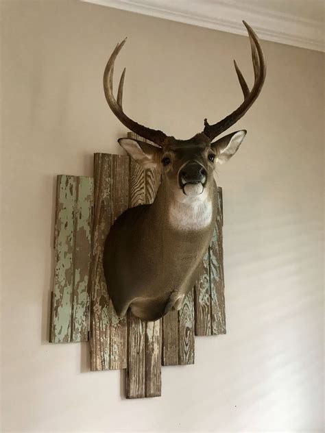 How To Decorate With Deer Antlers Homedecor Interiordesign Interior