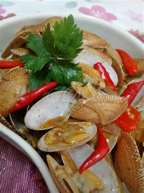 Archive for the 'ayam' category soto ayam published february 12, 2009 ayam leave a comment tags: Sajian Dapur Bonda: Lala Masak Rasa Tomyam, Selera Thai ...