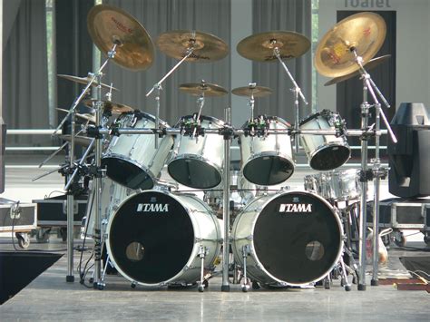 Tama Rockstar Drum Set Drum Kits Drums Drum And Bass