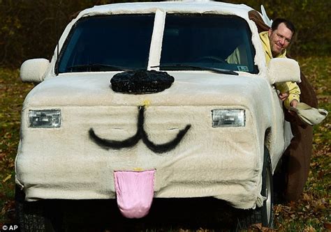And surely this dumb and dumber mutt cutts van is a the most memorable car from that movie. Dog trainer recreates the Mutts Cuts car from the Dumb and ...