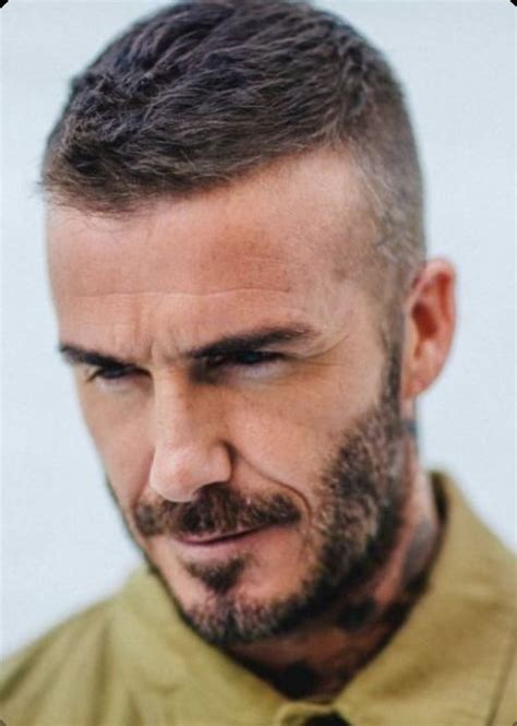 Schon wieder sorgt david beckham mit seinen haaren für verwunderung. Pin von Sydney Domres auf Ellos guapos en todas sus formas ...