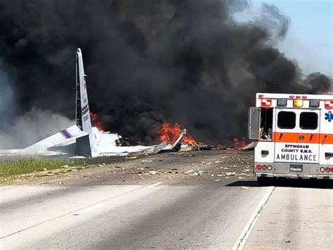 At Least 5 Dead After Military Plane Crash In Savannah Georgia Abc News